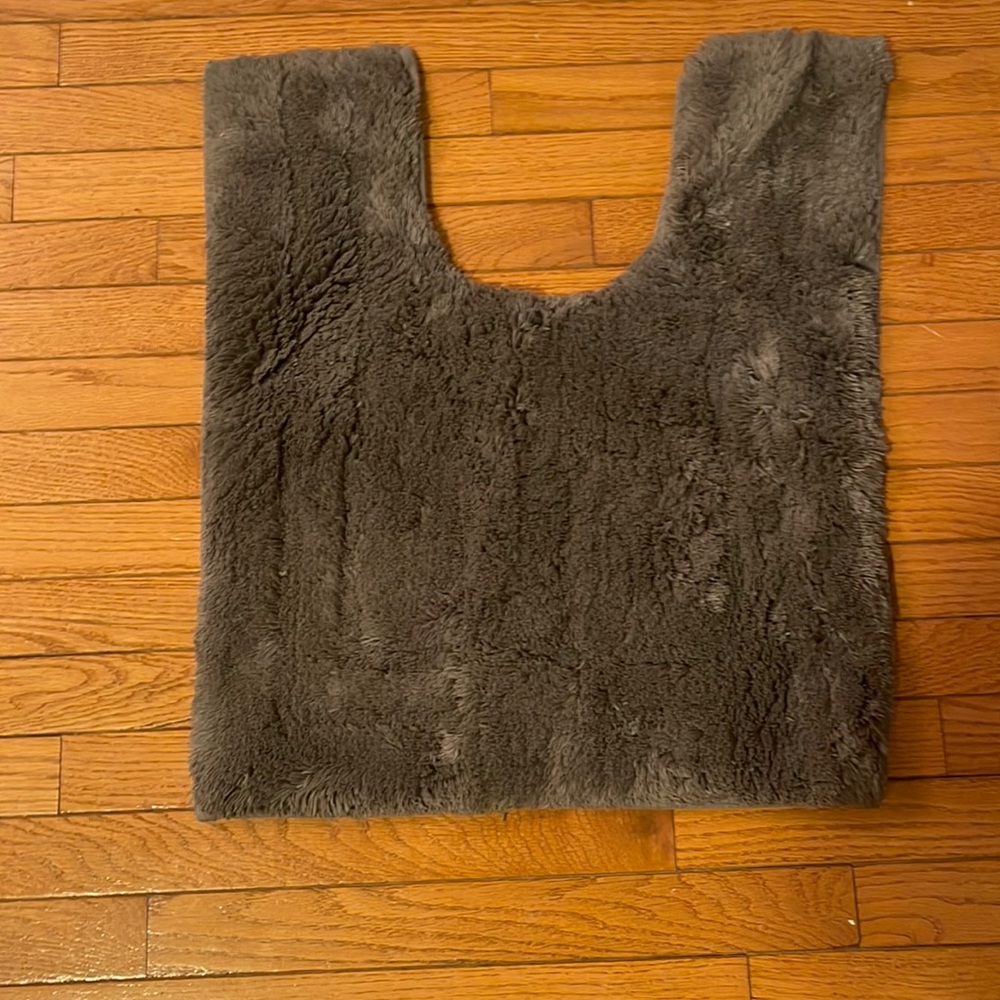 Liz Claiborne bathroom rugs